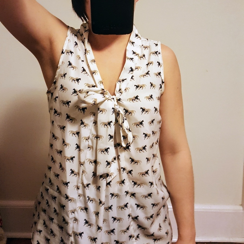 Small Modcloth horse print shirt tie front